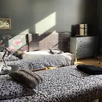Le Chateau De Bed and breakfast