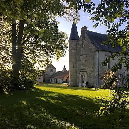Le Chateau De Bed & Breakfast 3*