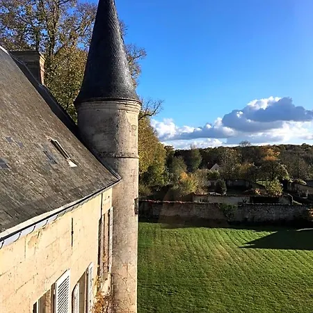 Le Chateau De Bed & Breakfast Coyolles